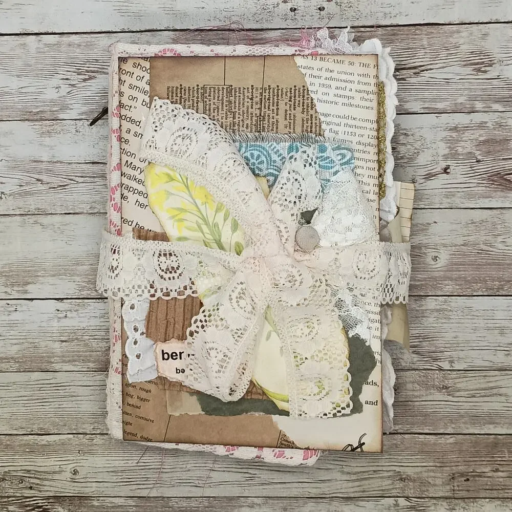 Pink Embellished Junk Journal: Flowers, Birds and Butterflies (Benevolent)